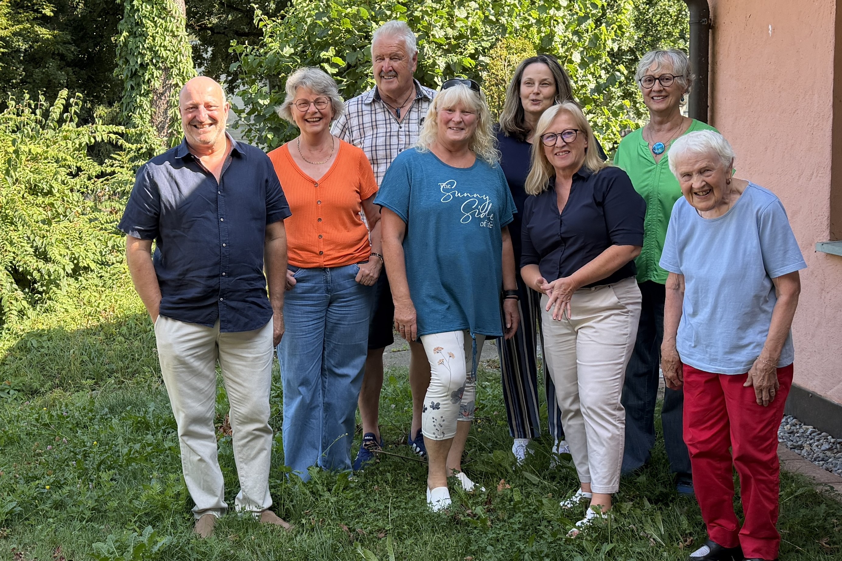 Die Vorstandschaft ist auf einem Gruppenbild mit 8 Personen davon 6 Frauen und zwei M&auml;nnern zu sehen.