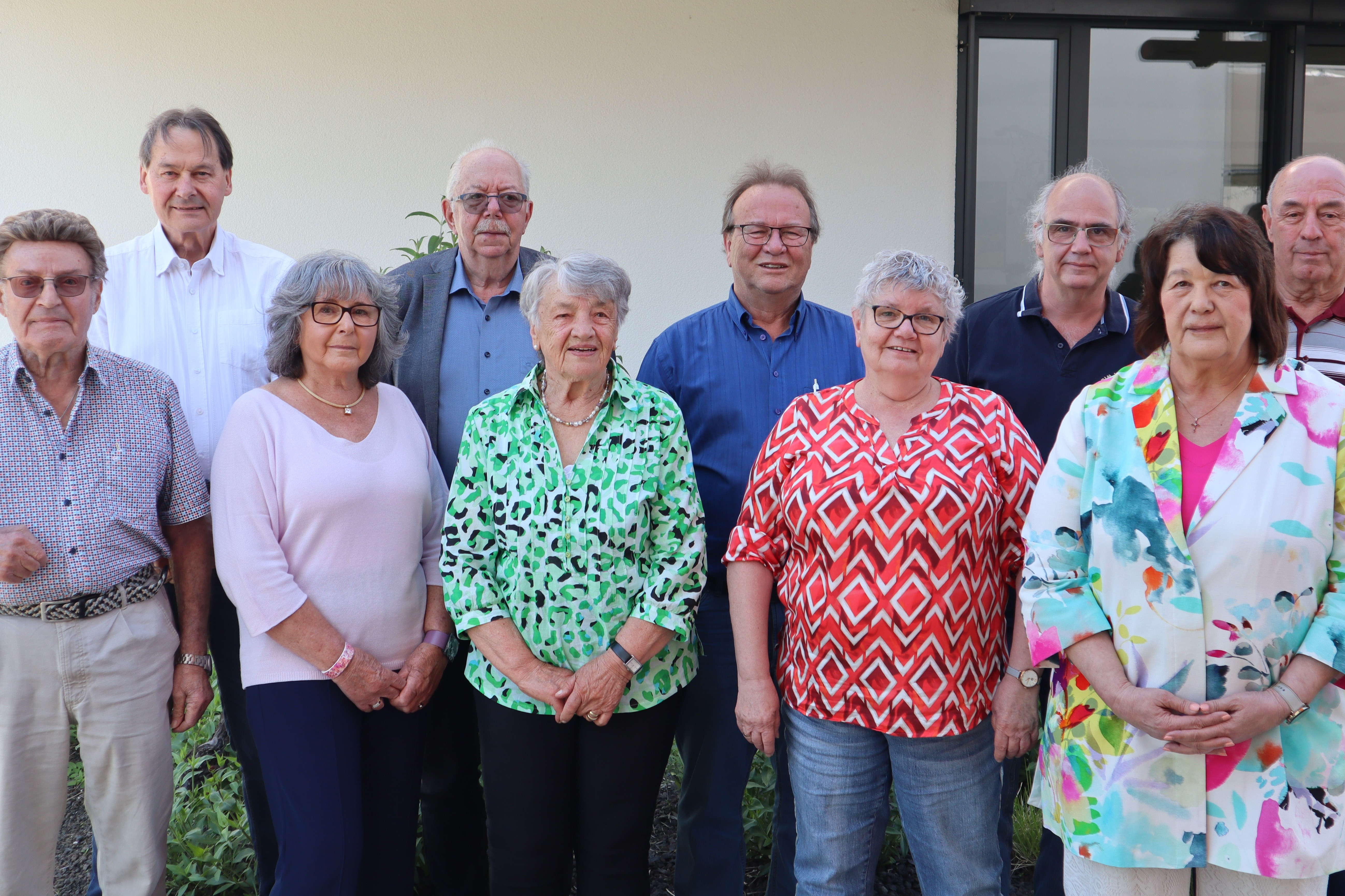 Vorstandsteam des VdK Ortsverband Burgrieden: Kurt Kiechle, Margot Bareither, Elisabeth Maucher, Brigitte Gradtke, Susanne Jablonsky, Rolf Rottmaier, Helmut Stebner (Kreisverbandsvorsitzender), Helmut Jablonsky, Thomas Oechsle und Johann Frankenhauser (es fehlt: Mara Stockart)