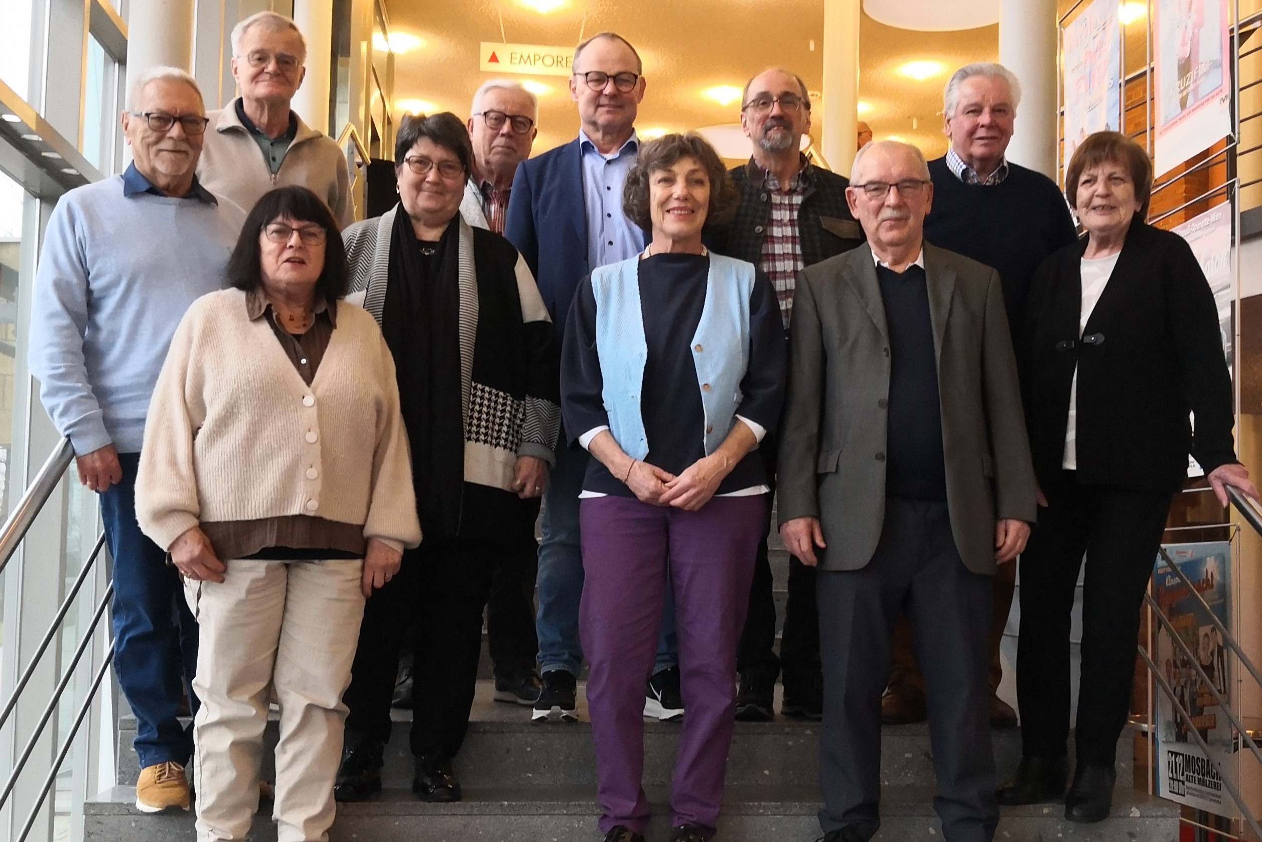 Untere Reihe von links nach rechts: Sigrid Scholl, Annette Kusche, Hubert Kusche - mittlere Reihe von links nach rechts: J&uuml;rgen Kr&auml;uter, Beate Kleinhansl, Ilona Haas - hintere Reihe von links nach rechts: Michael M&uuml;ller, Erich Schilling, Manfred Beuchert, Roland Leutz, Burkhard Flad - es fehlt: Marianne Herkert