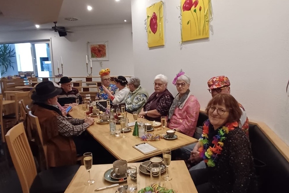 Cafe Brauchbar Stammtisch Stammtisch