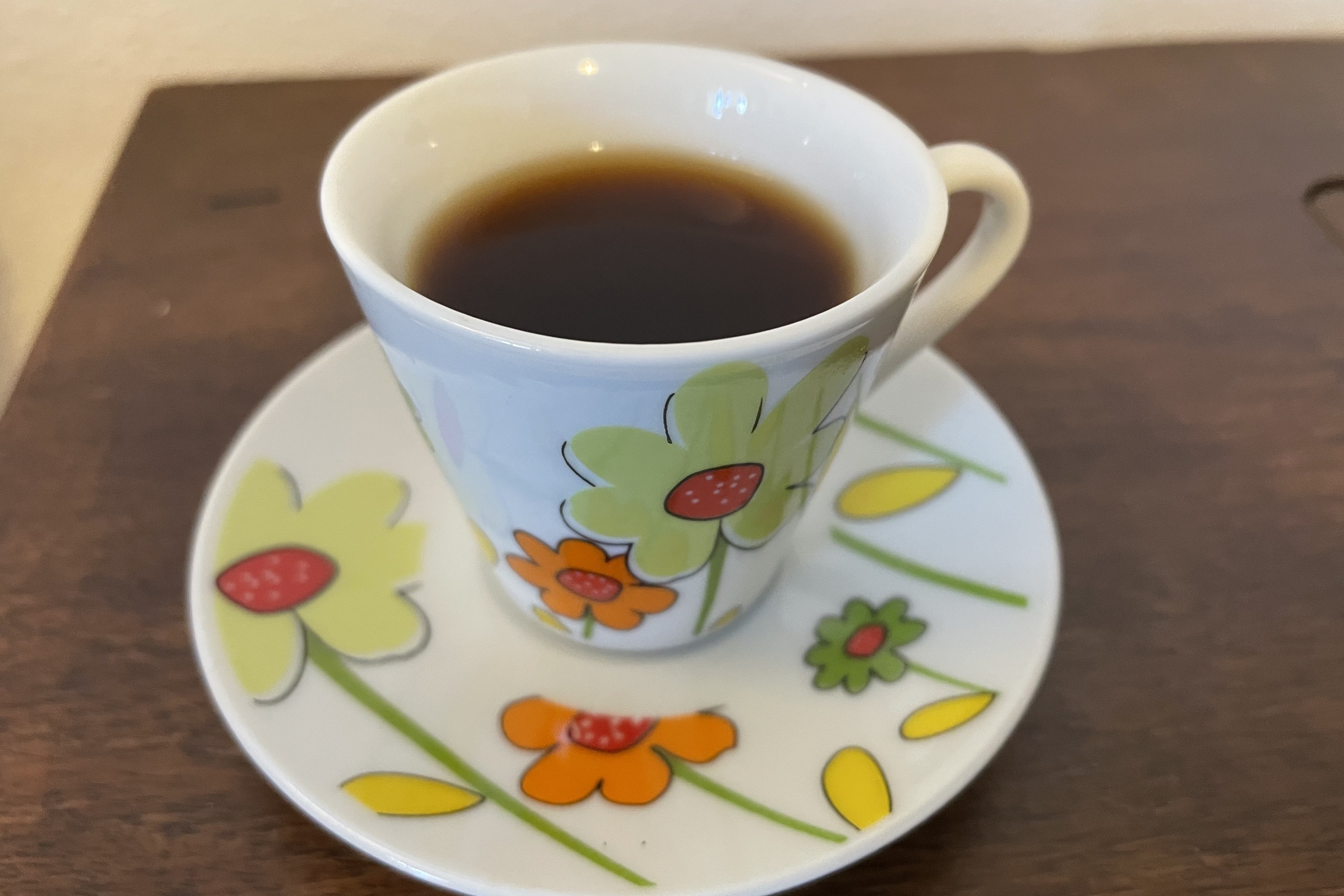 Gelbe Kaffeetase