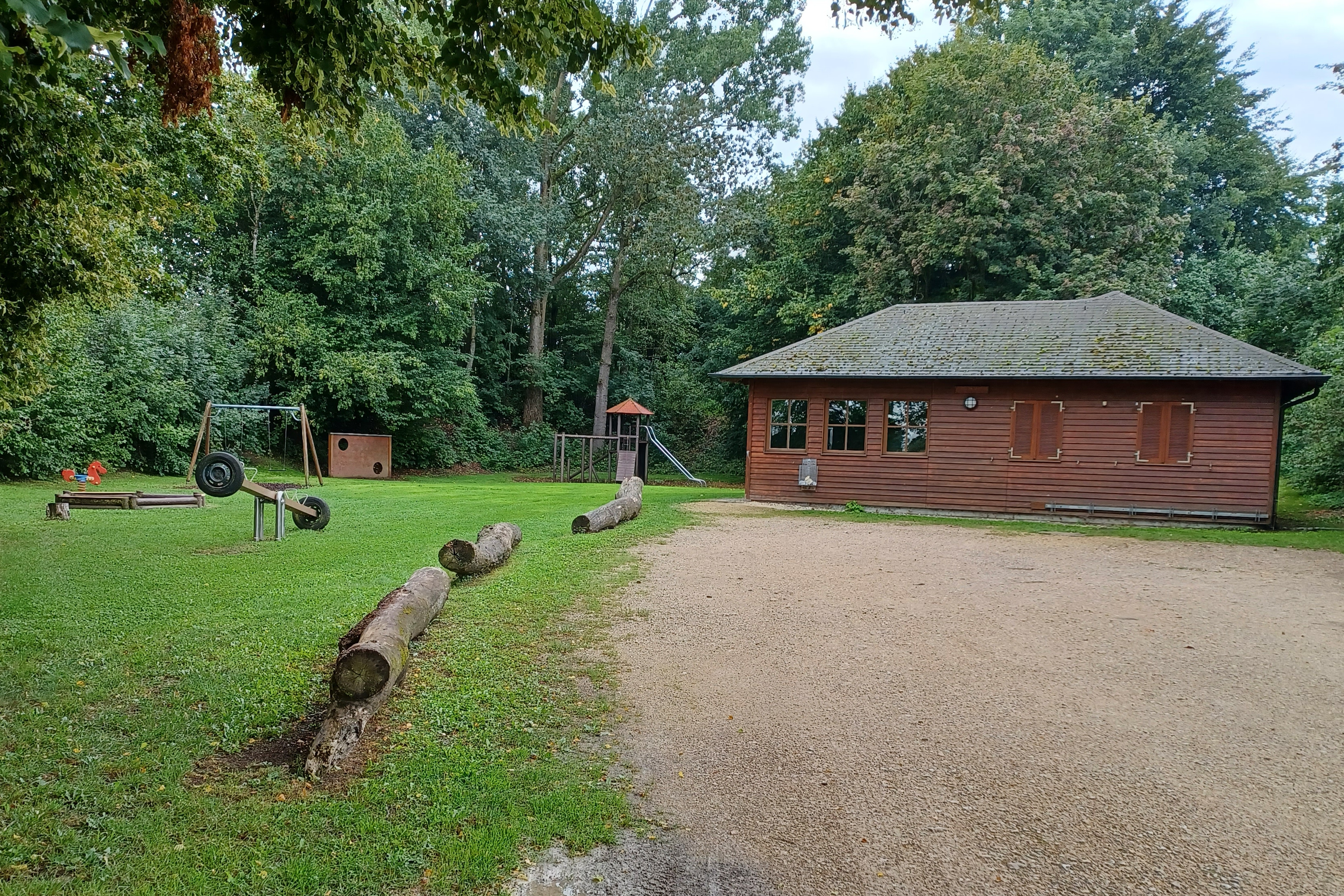 Aufnahme zeigt die Hütte in der Mergelgrube