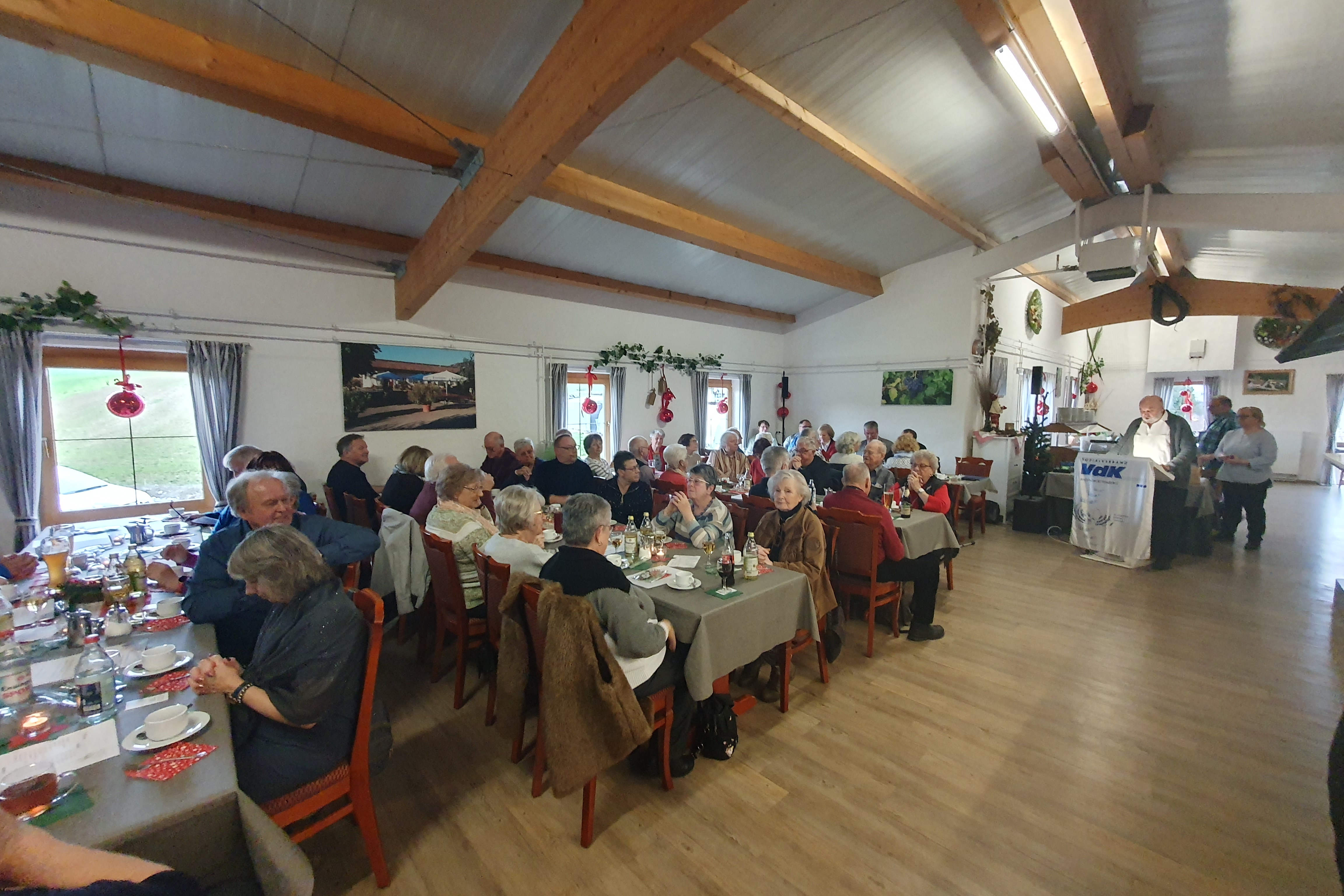 Festsaal mit Publikum