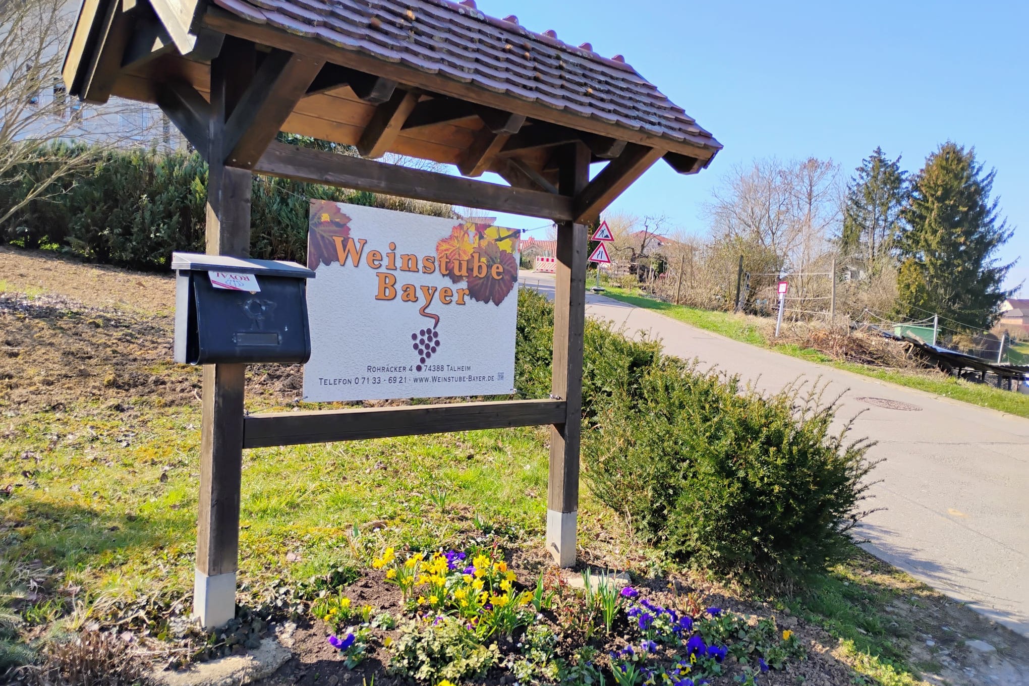 Eingangsschild Bayer