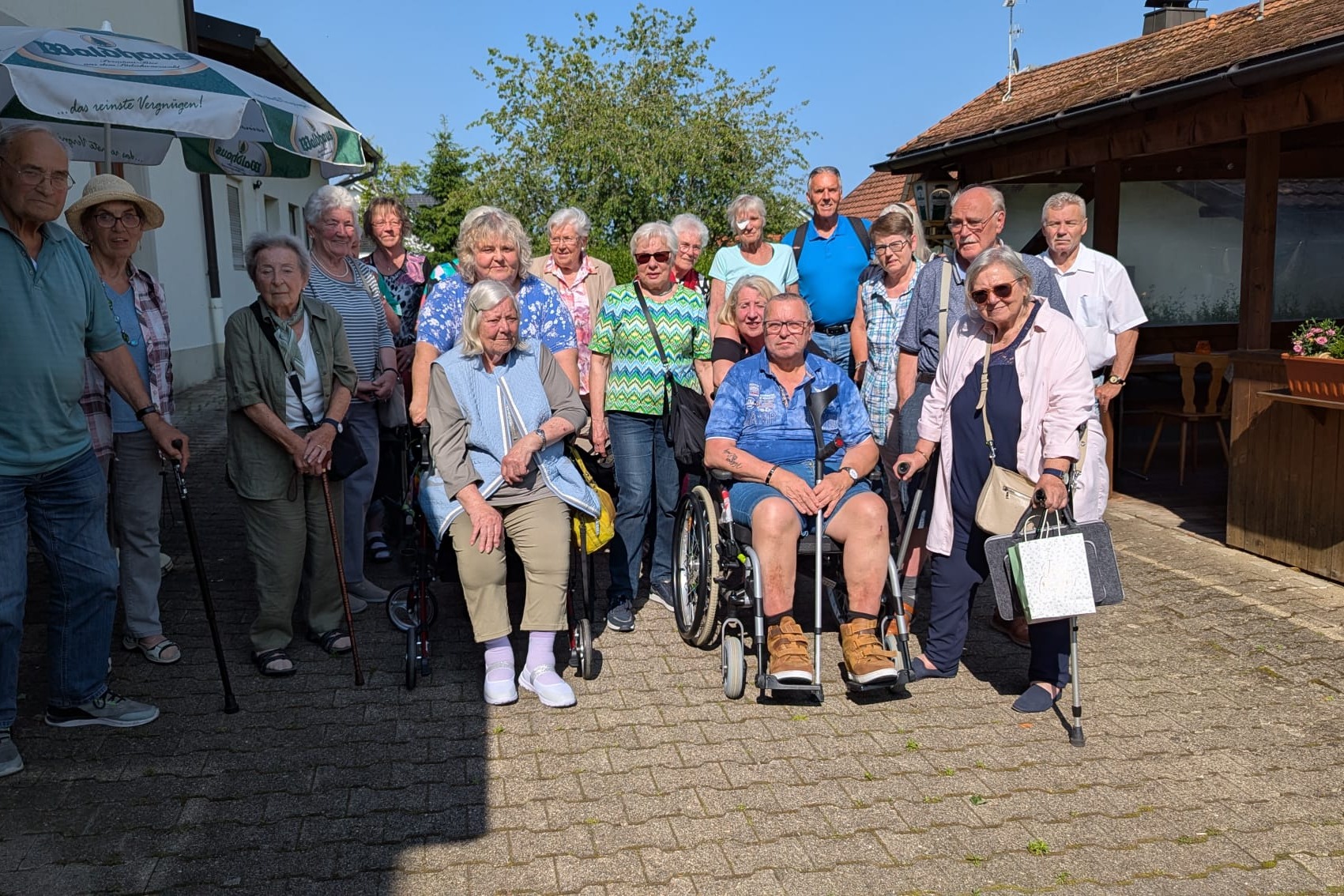 Gruppenbild der Teilnehmer