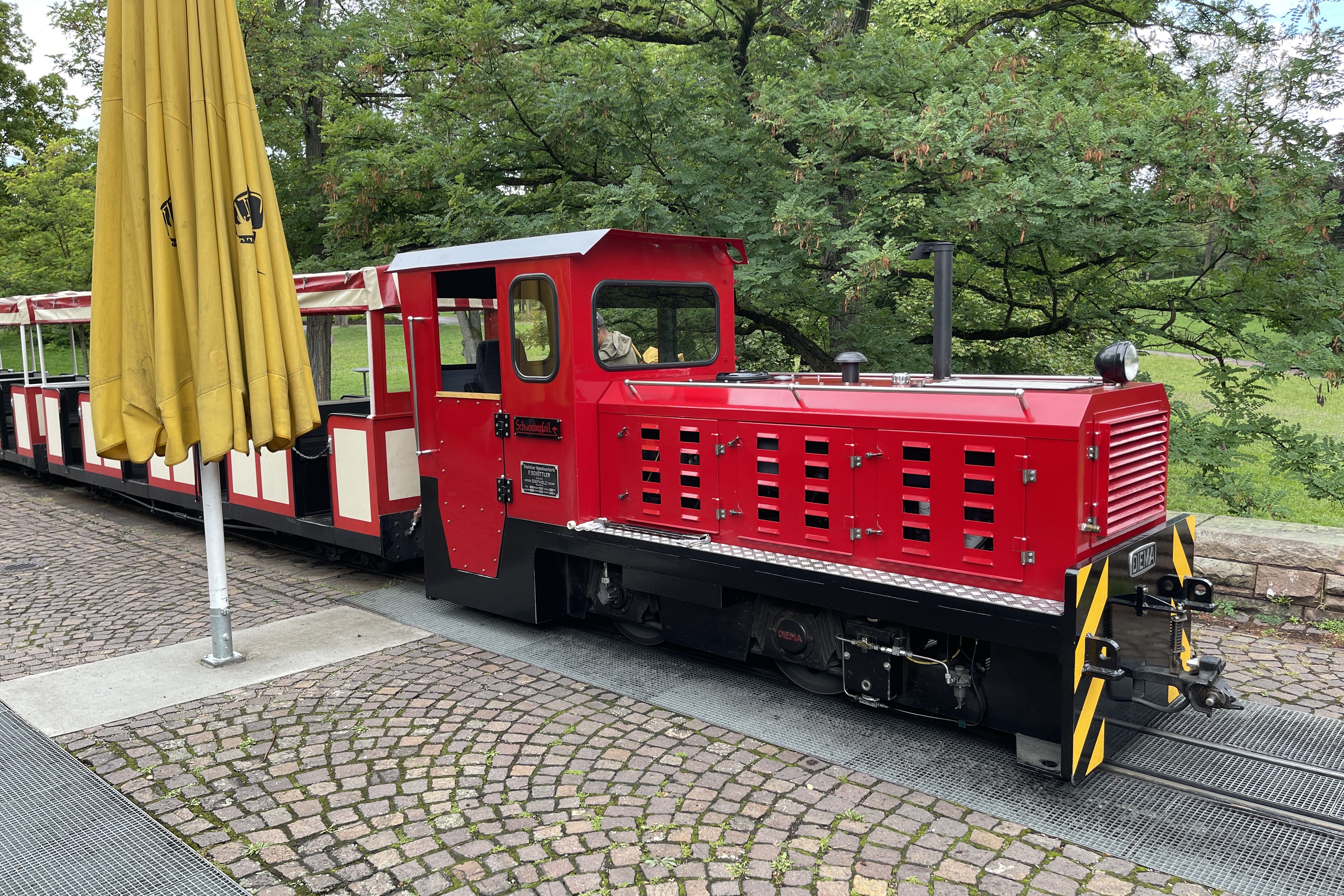 die Lokomotive der Liliputbahn