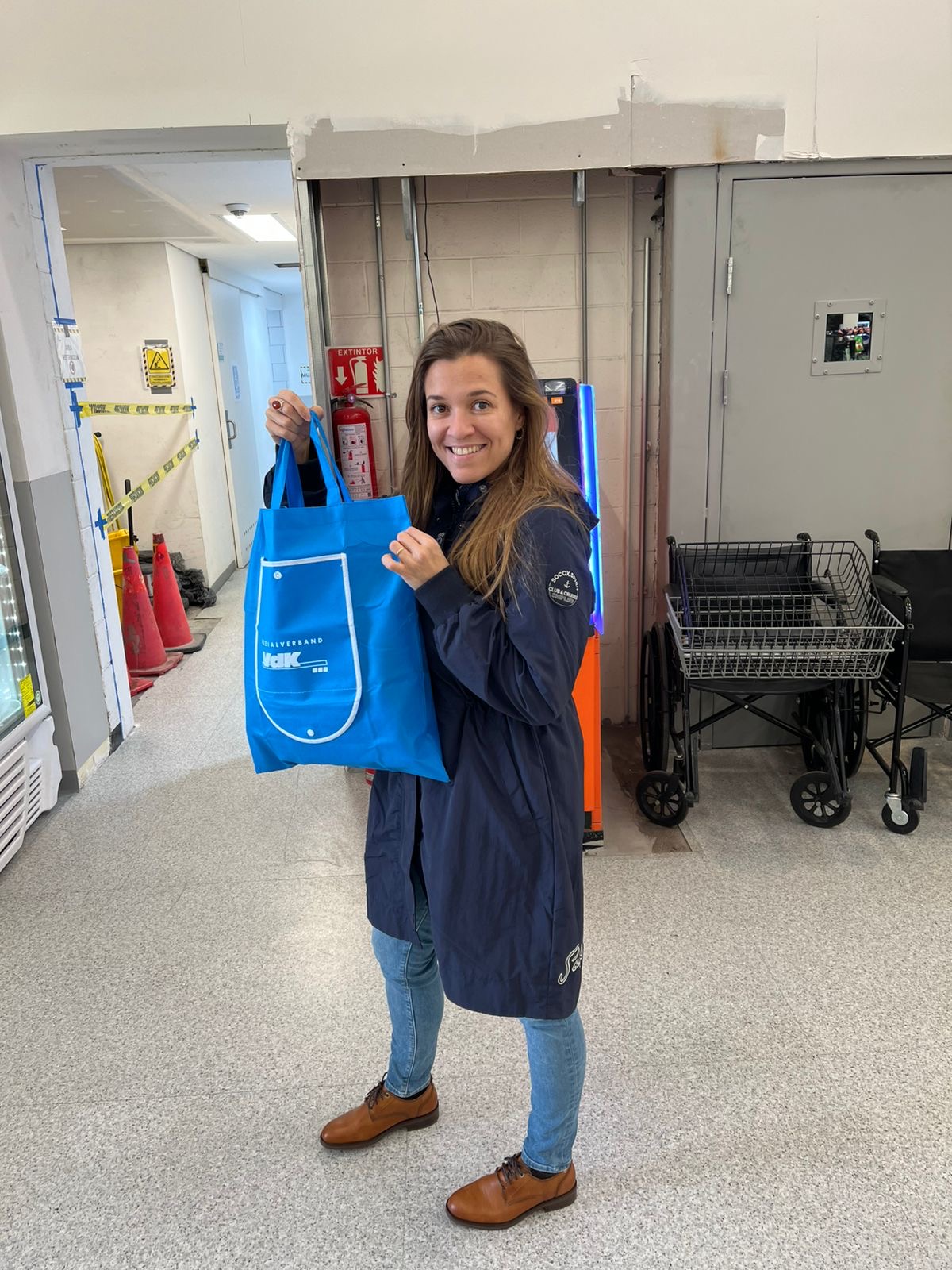 Carolina Martin Hernandez mit der VdK-Tasche in Puebla/Mexico.