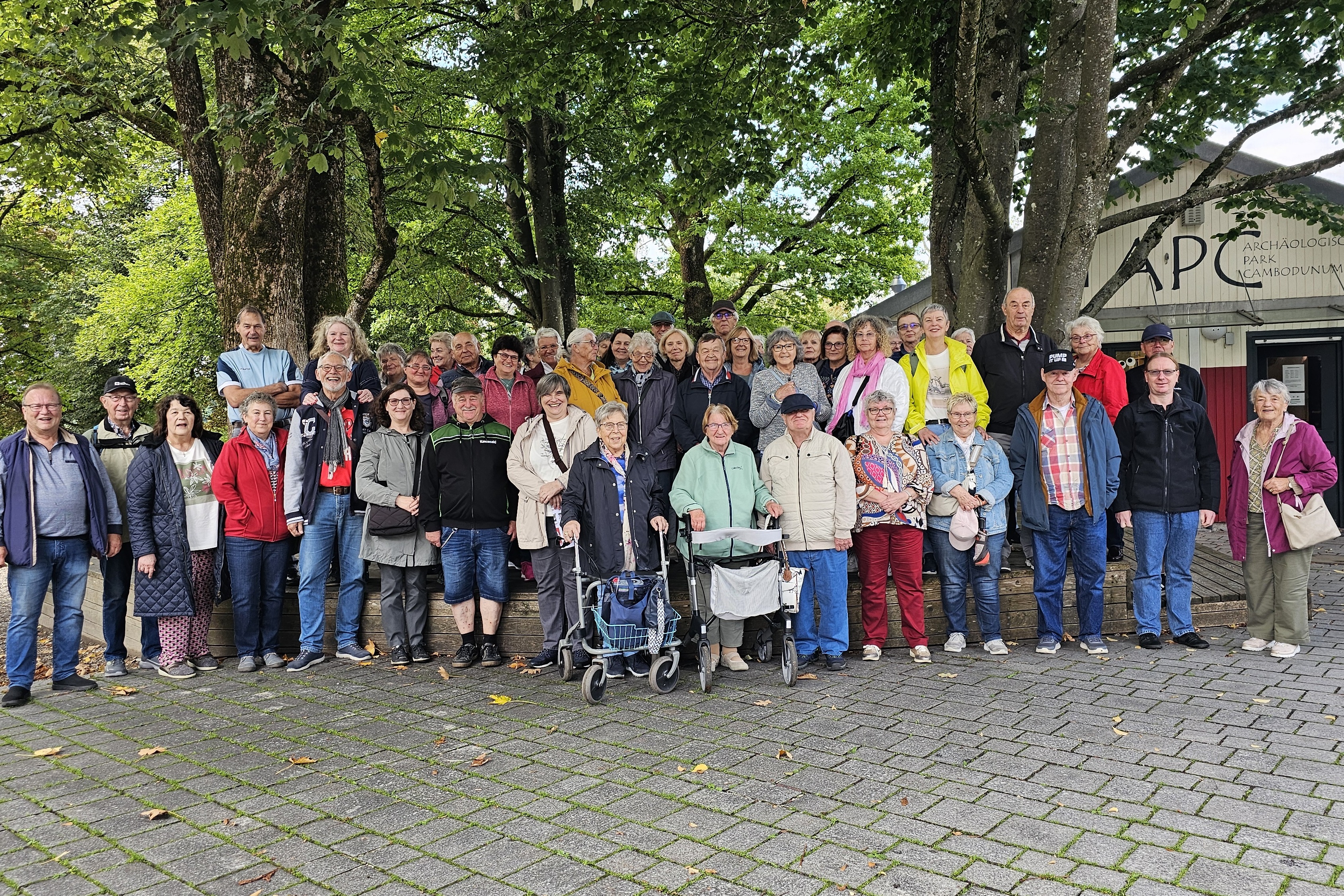 Ausflugsteilnehmer beim VdK Ausflug 2025 nach Kempten im Archäologischen Park Cambodunum