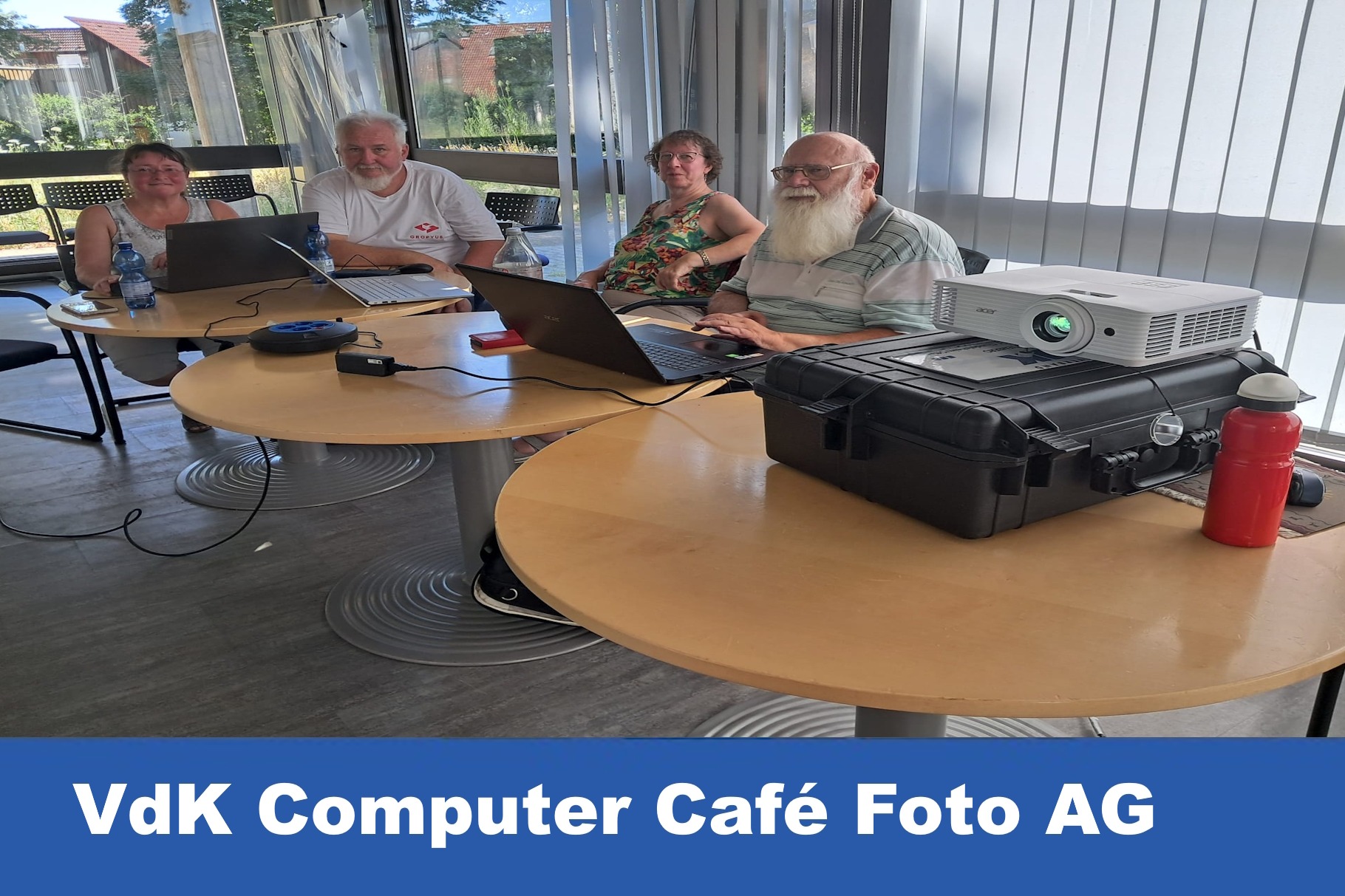 Computer Café Symbolbild des Computer Caf´s