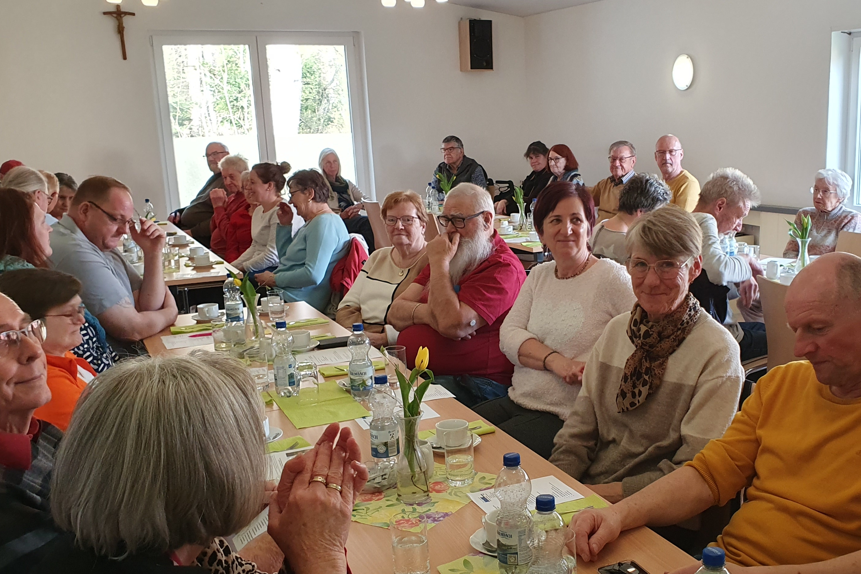 2. Vorsitzende Brigitte Hennge im Vordergrund