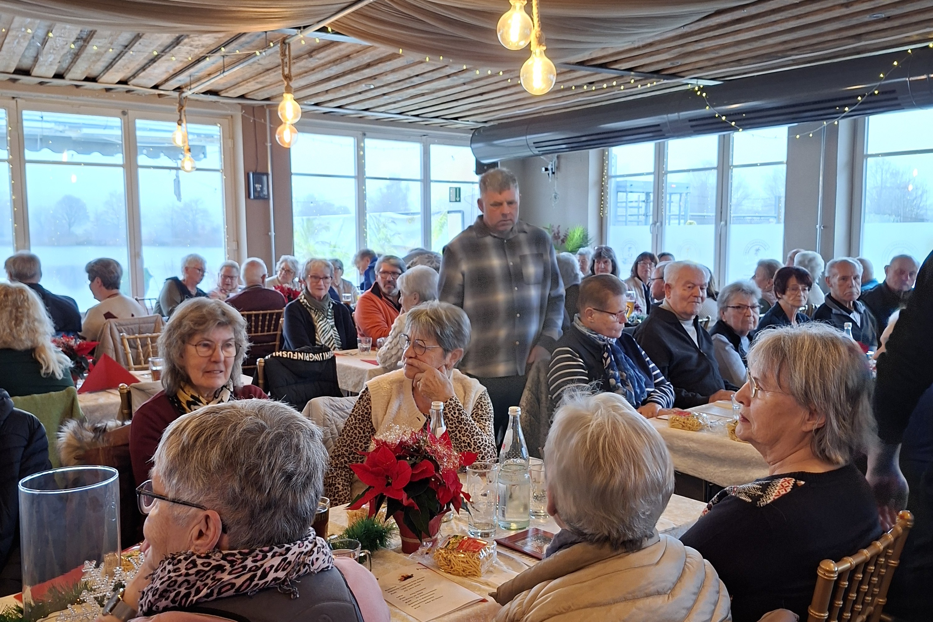 zahlreiche Mitglieder