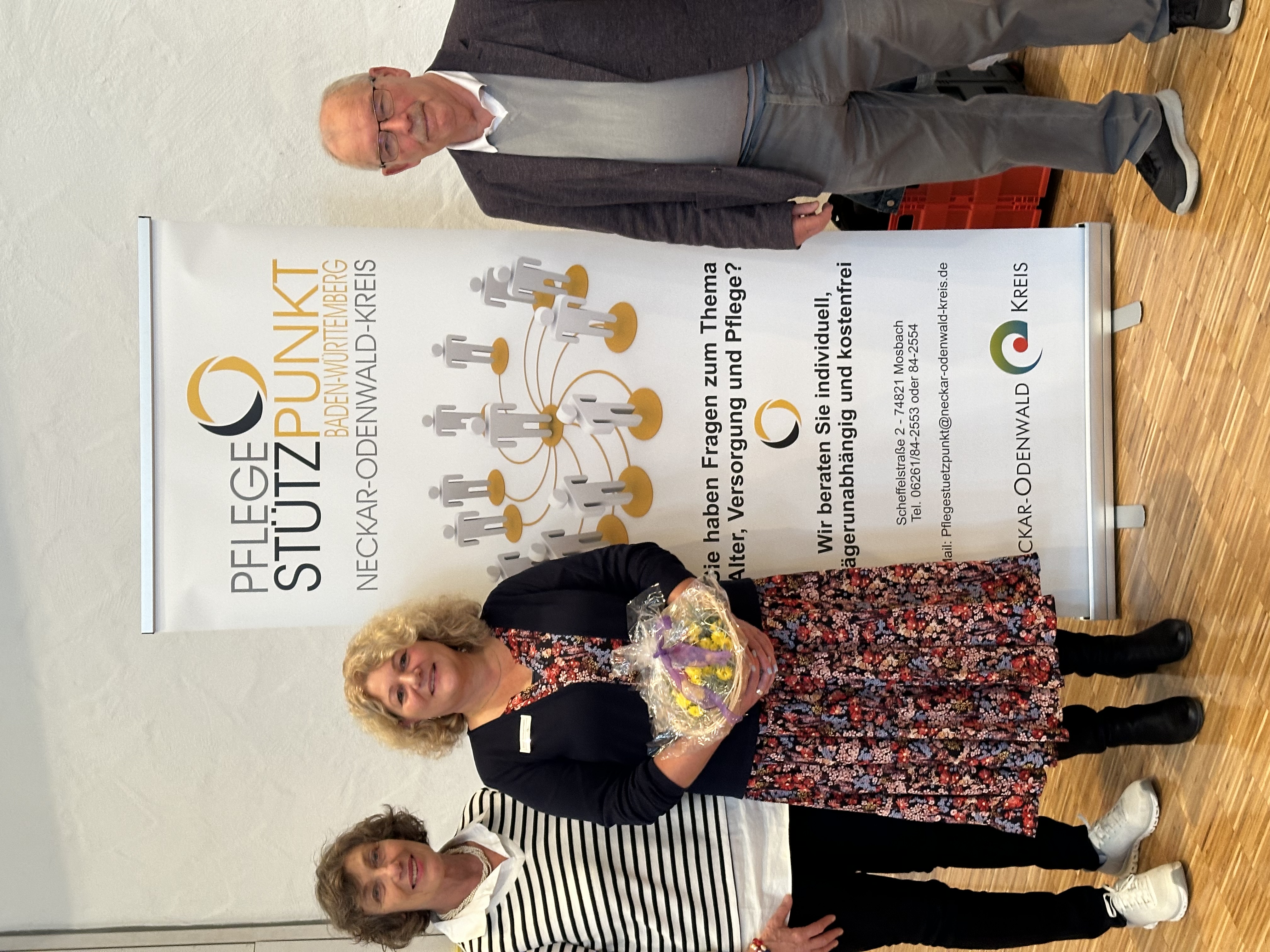 Herbstfest 2024 v.li.n.r.: Annette Kusche (stellv. Vorsitzende VdK OV Mosbach), Birgit Scheuermann (Pflegestützpunkt Neckar-Odenwald-Kreis), Hubert Kusche (Vorsitzender VdK OV Mosbach)