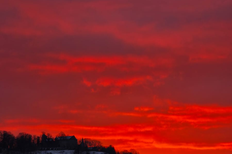 Es gr&uuml;&szlig;t ein fantastisch, sch&ouml;nes Morgenrot &uuml;ber der Tannenburg!