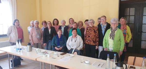 Gruppenfoto der Teilnehmerinnen am Kreisfrauentag 2024