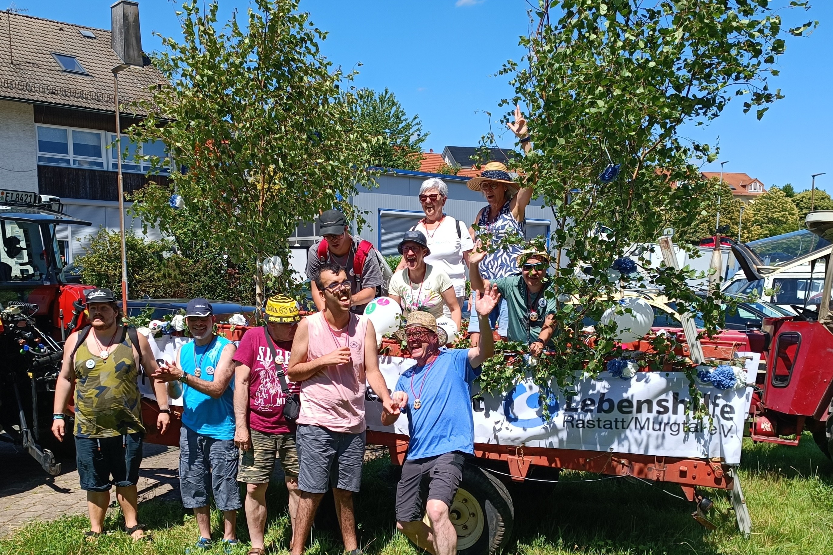 Gemeinsam VdK-OV und Freunde der Lebenshilfe e.V. zur Traktorparade Traktorparade 28.06.25