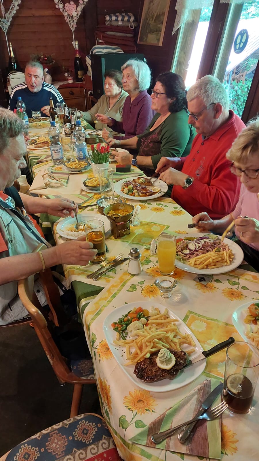 Gute Gespräche förderten den Appetit!