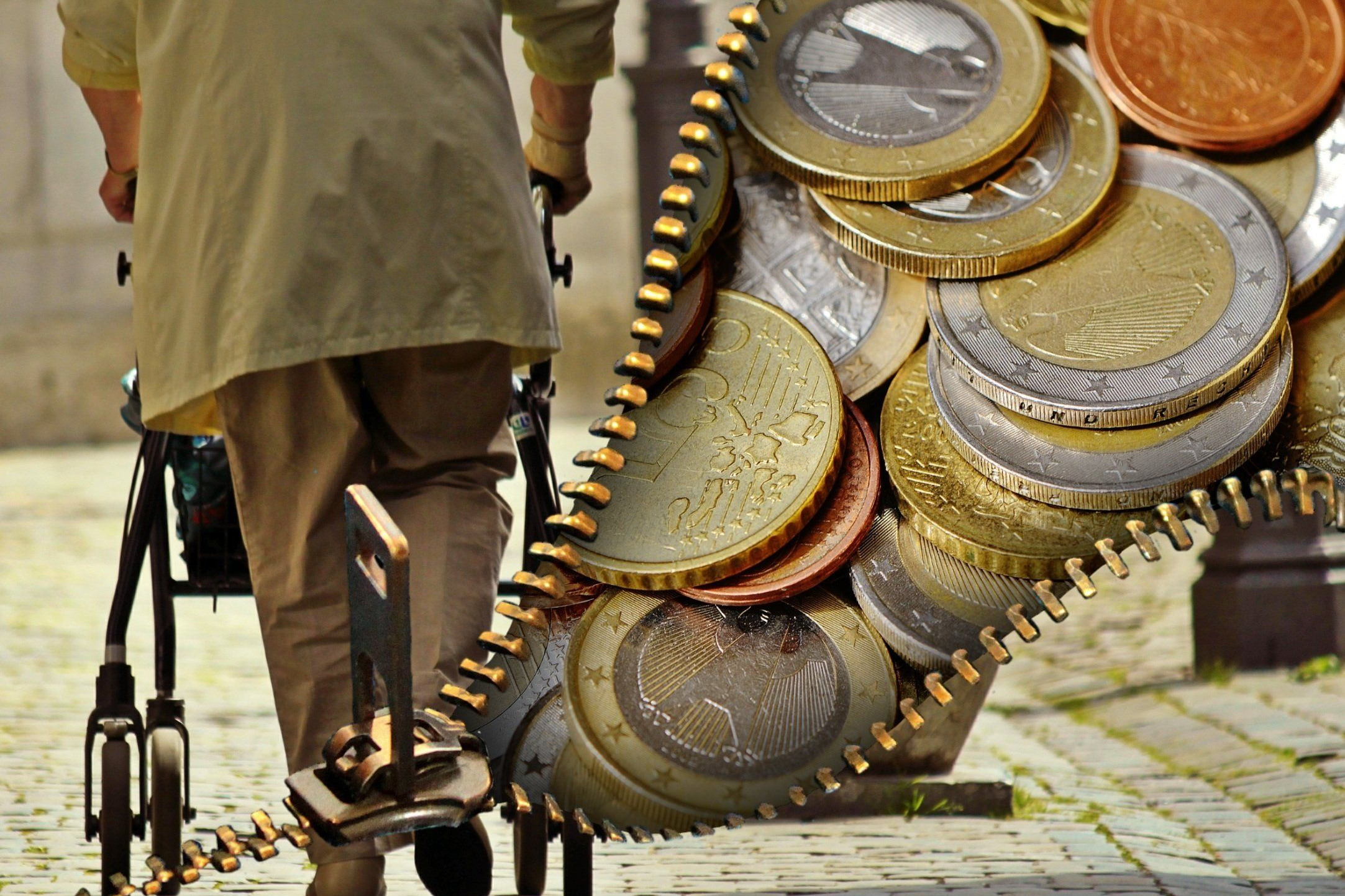 Alter Mensch links und Geldst&uuml;cke rechts