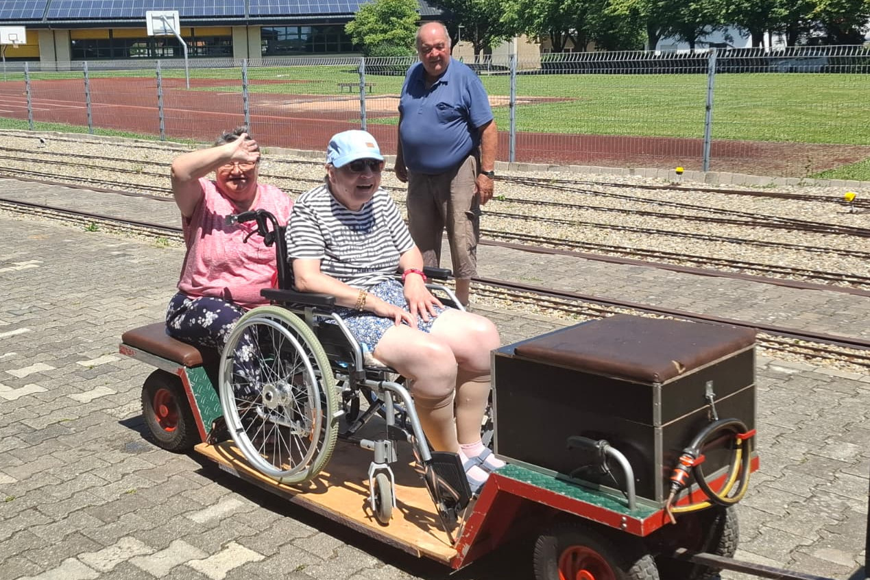 Bild zeigt Rollstuhlfahrer