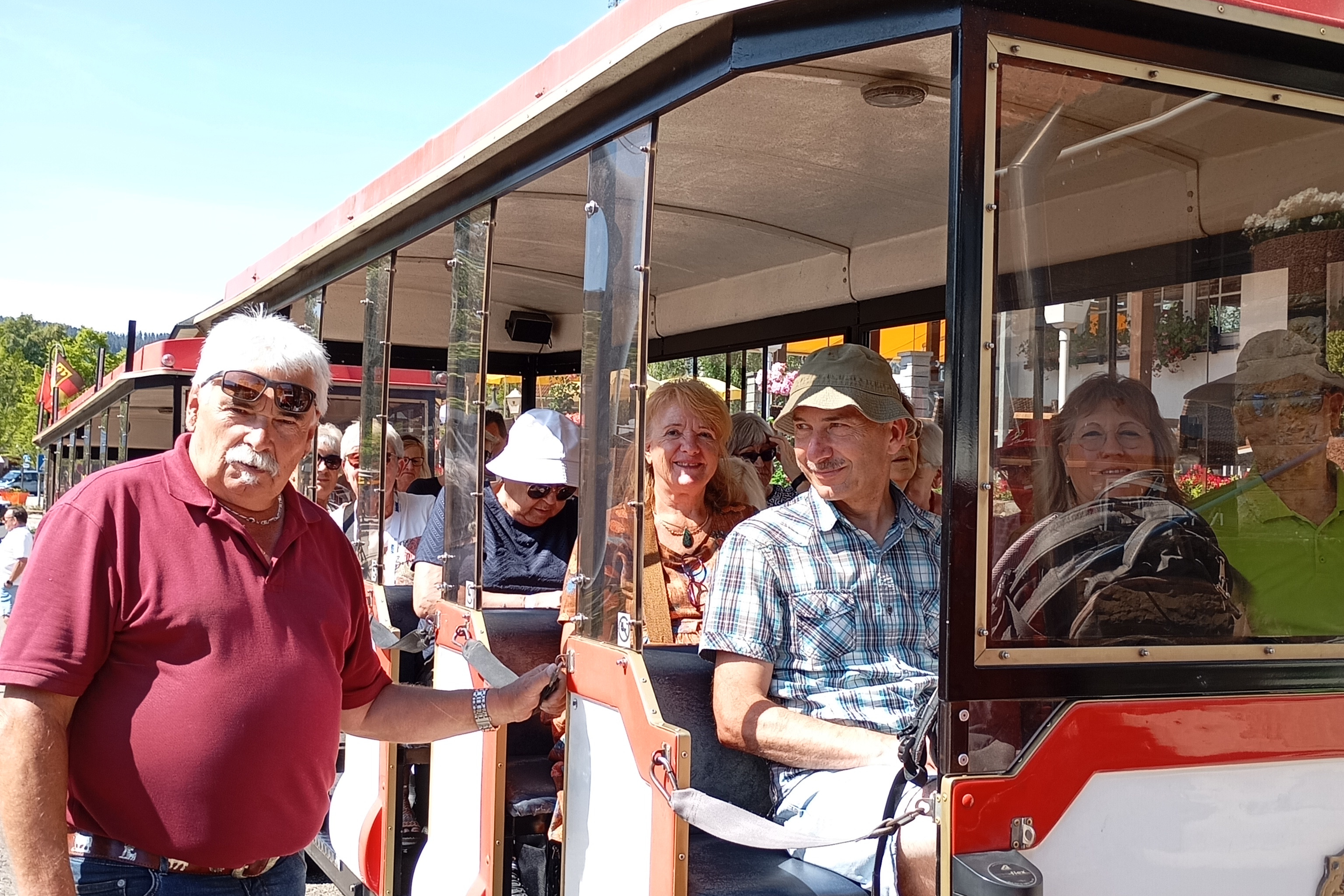 Die Zäpflebahn VdK Mitglieder an der Zäpflebahn