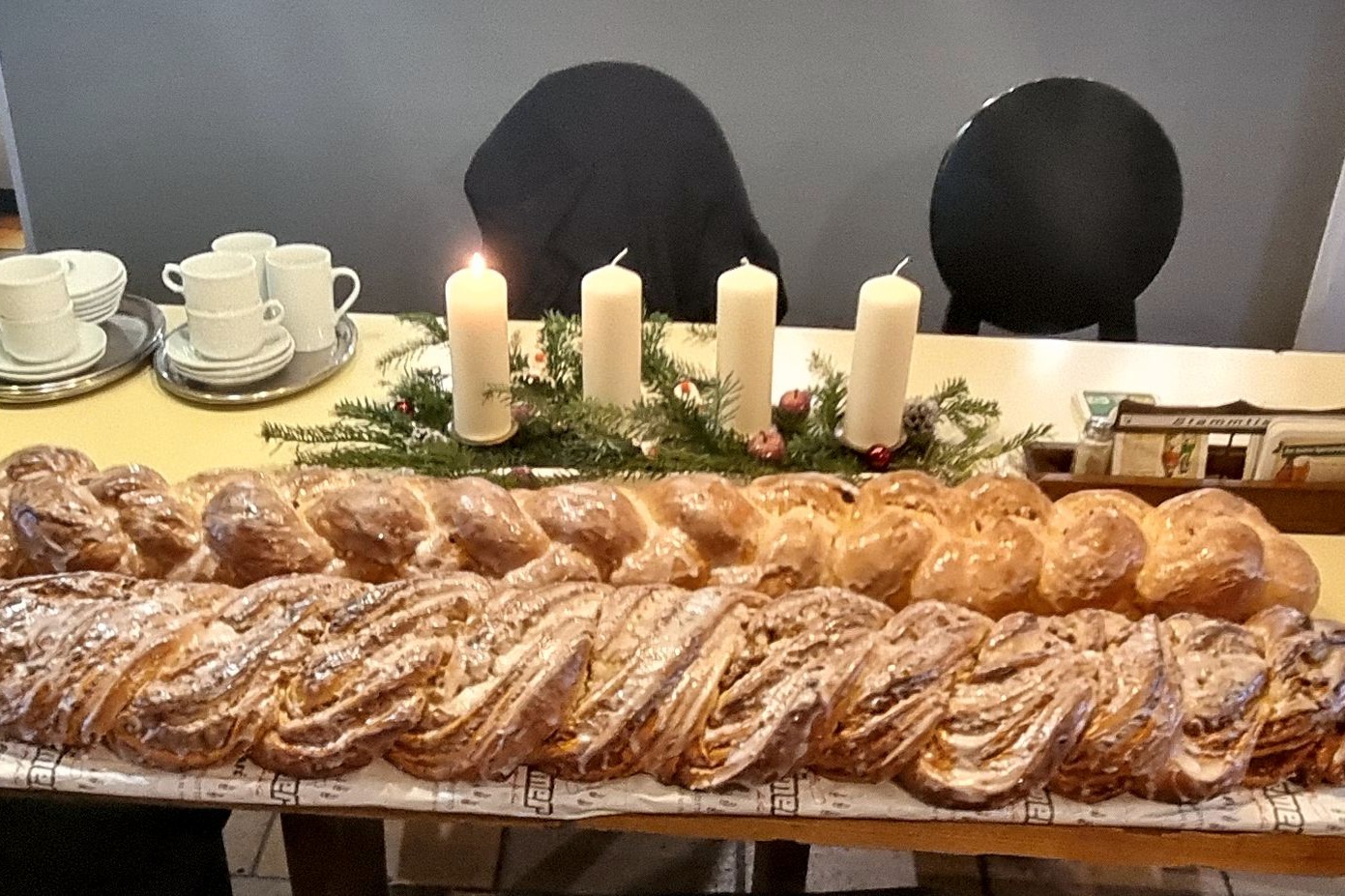 Frisch gebackene Nussz&ouml;pfe