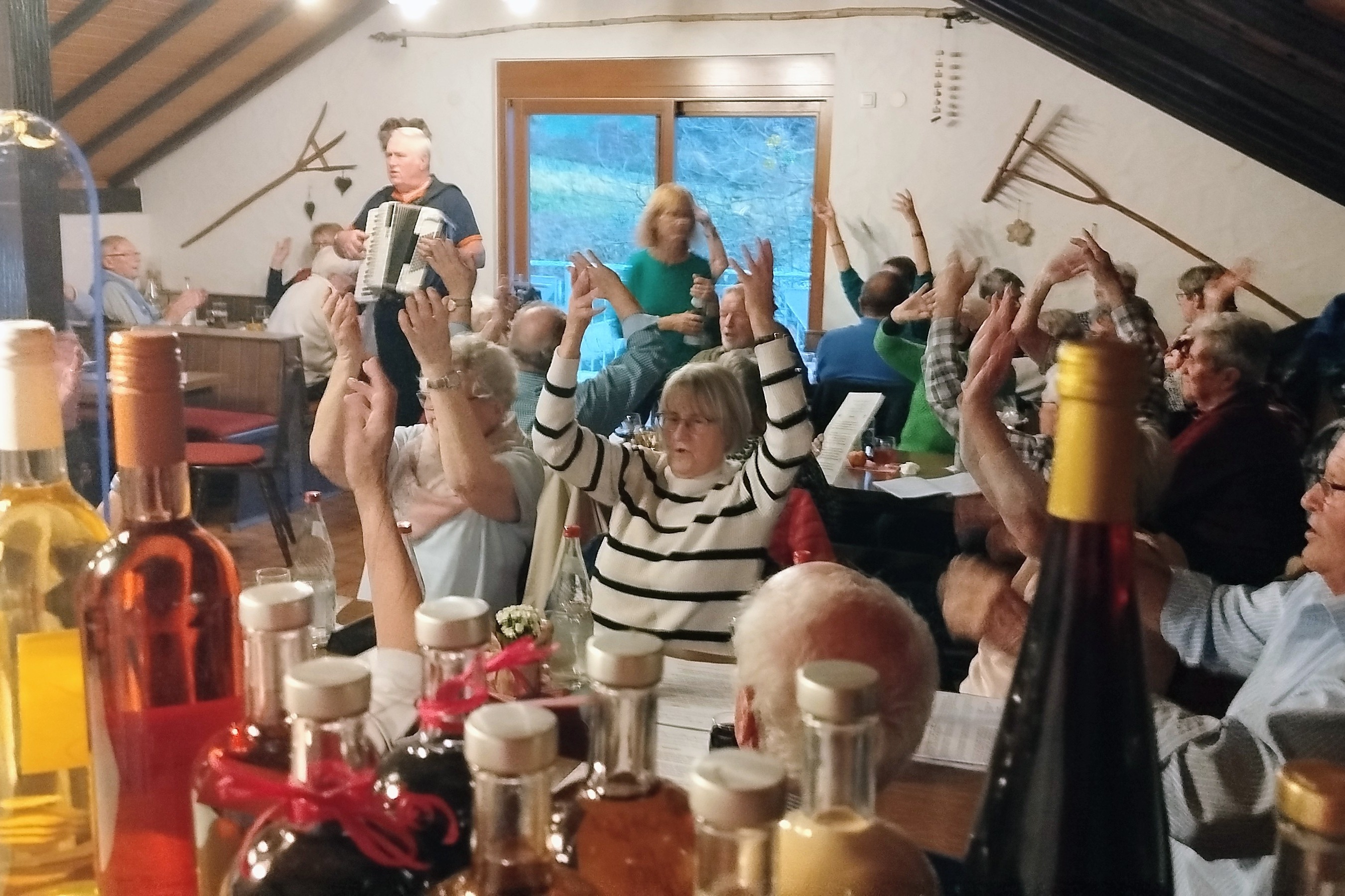 Stimmung im "Rädle" Weinbesen